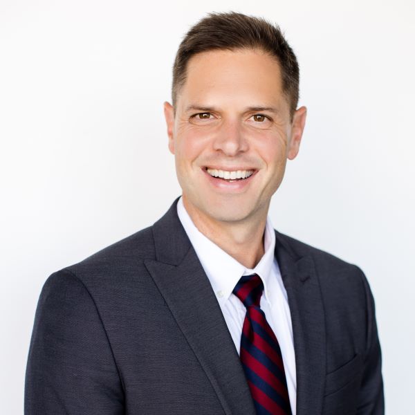 Headshot of Justin Knudson